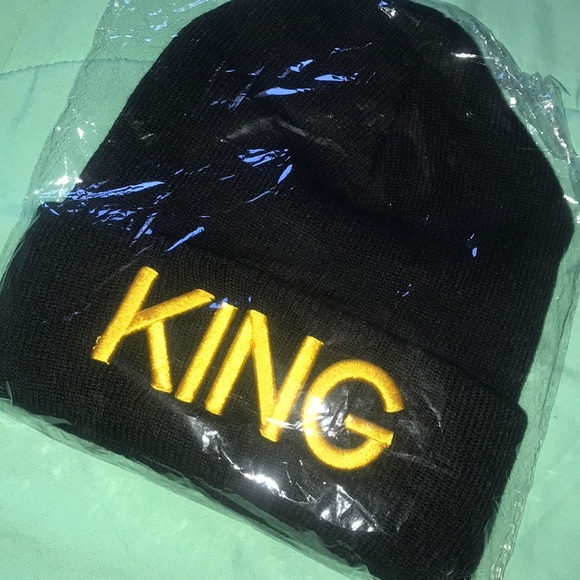KING 👑 EMBROIDERED BLACK SKI HAT *NWT* - Picture 2 of 6